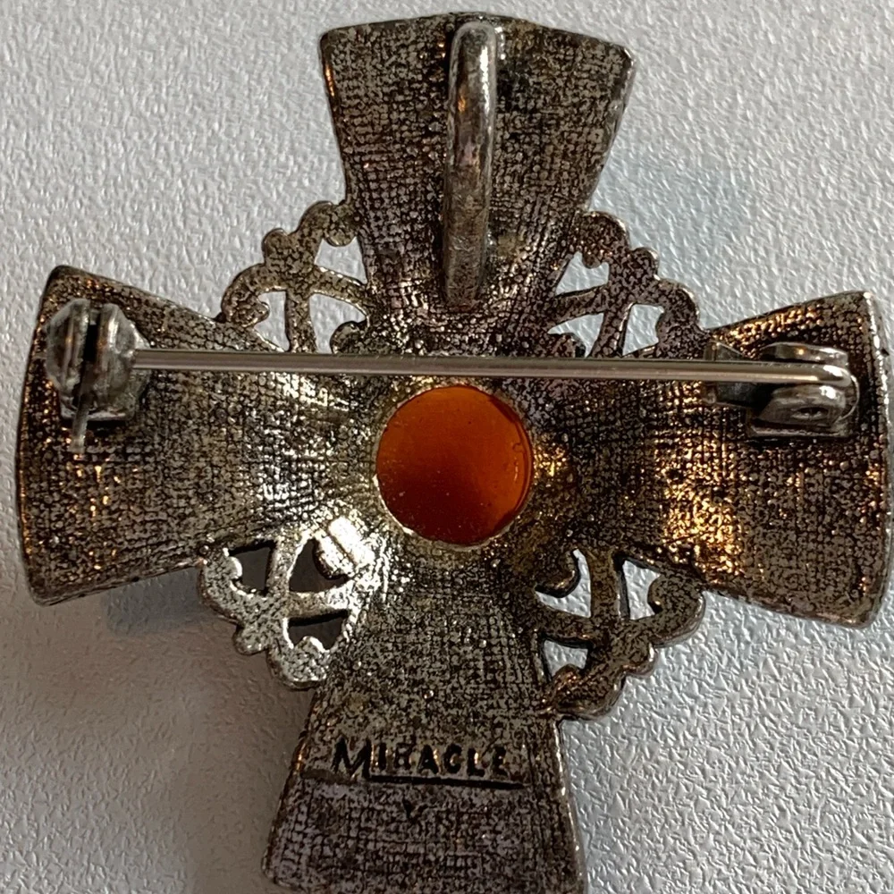 Scottish signed Miracle brooch.